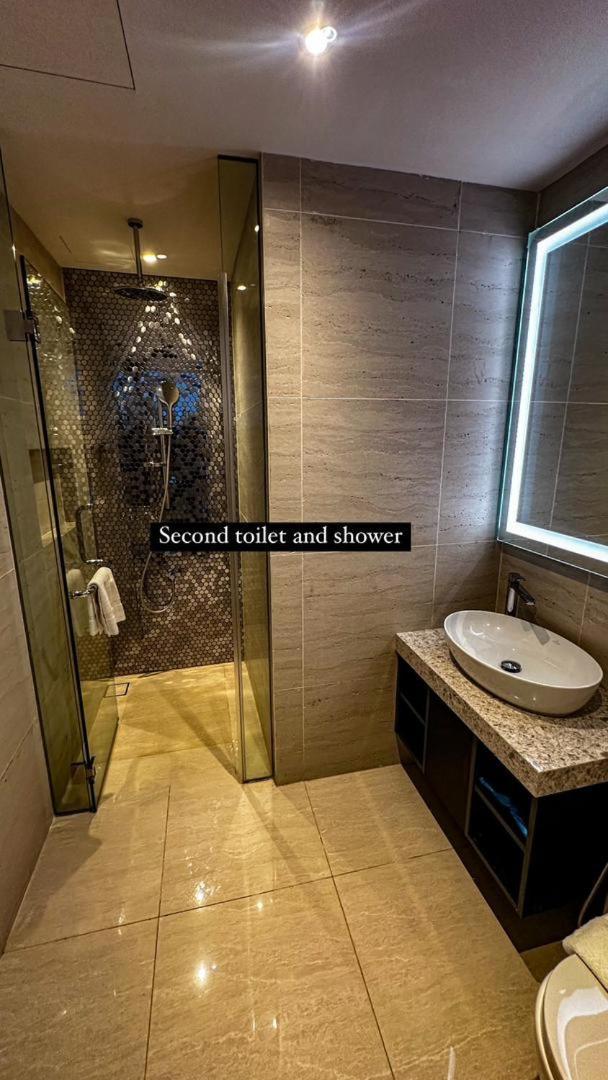 Axquisite Suites At Klcc Kuala Lumpur Exterior photo